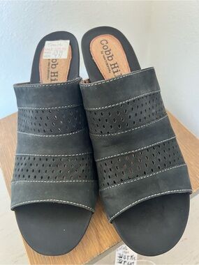 Cobb Hill by New Balance Black Perforated Sandals Slides sz 9N new
